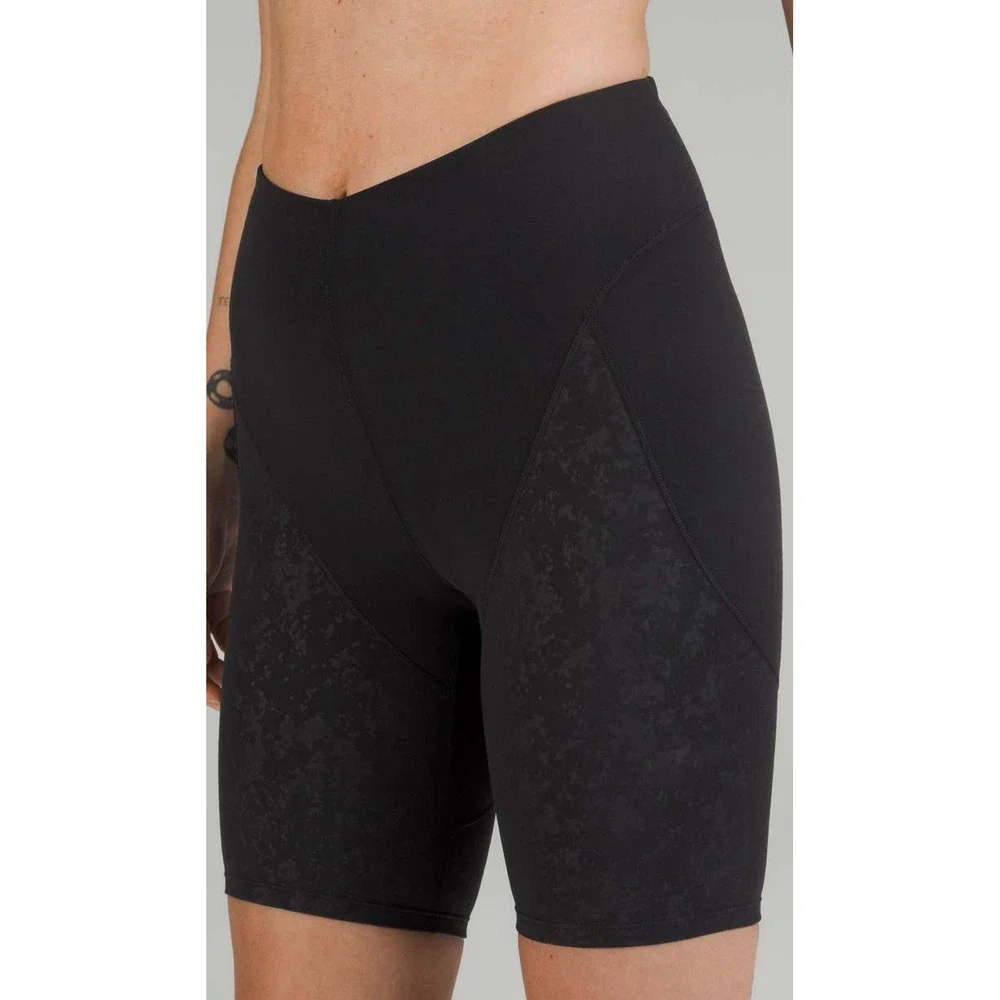 NWT Lululemon Lab Embossed Nulu Yoga Short 8